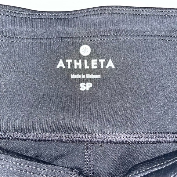 Athleta Black Aura Sonar Capri Leggings - Picture 9 of 11